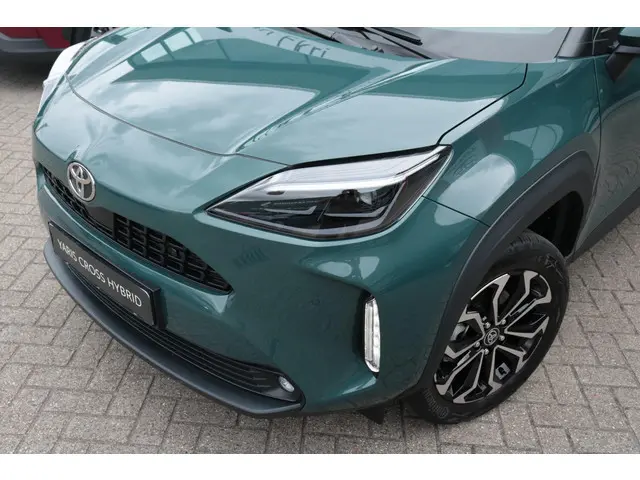 Toyota Yaris Cross 1.5 Hybrid 115 Dynamic, Comfortpack, BSM, Nieuw en snel leverbaar met €2000,- Inr...