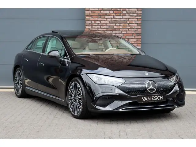 Mercedes-Benz EQE 300 Business Line 90 kWh | 49.000,- ex BTW | Hyperscreen | Luchtvering | Distronic...