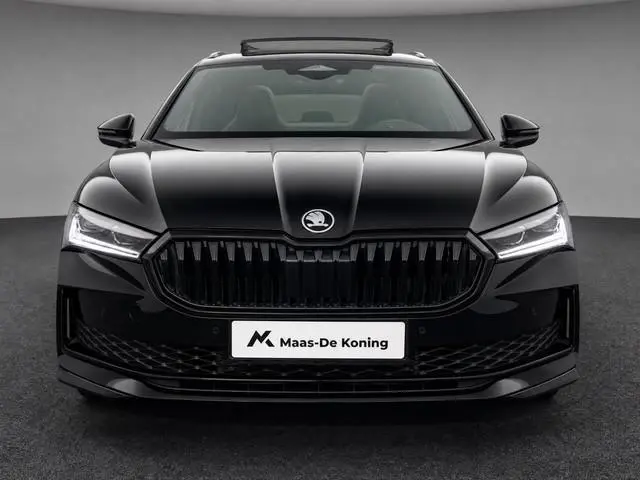 Skoda Superb 1.5TSI 150kW/204PK PHEV Sportline Business · Leder · Panoramadak · Apple/Android Car Pl...