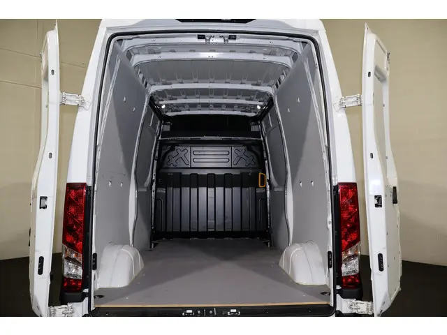 Iveco Daily 35S21 3.0 210pk Hi-Matic Automaat Luchtvering Standkachel Led