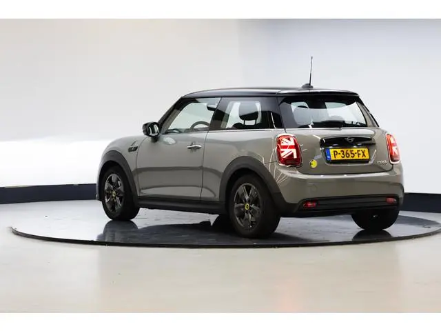 MINI Electric Essential 33 kWh