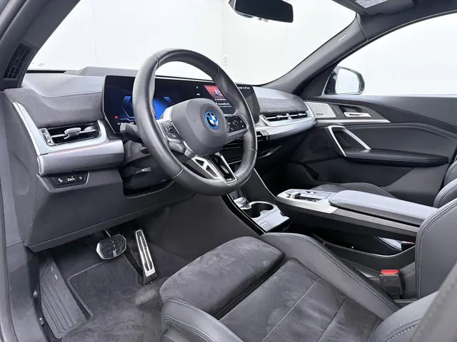 BMW iX2