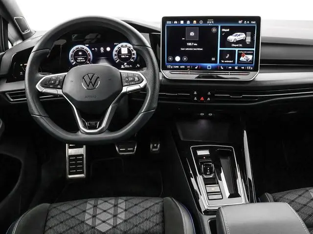 Volkswagen Golf 1.5 eTSI 150pk DSG R-Line Edition · Panoramadak · Apple/Android Car Play · Camera +...