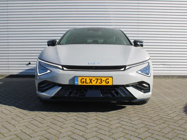 Kia EV6 GT-Line RWD 84 kWh | Stuur-/stoelverwarming + ventilatie | Schuifdak | Dodehoek detectie | E...