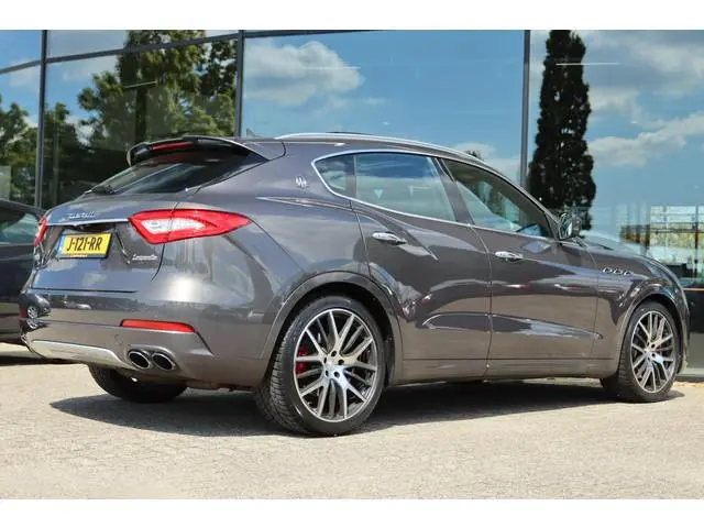 MASERATI LEVANTE 3.0 V6 S AWD GRANLUSSO | PANO | CARPLAY | LEDER | BOWERS&WILKINS | LUCHTVERING | ME...