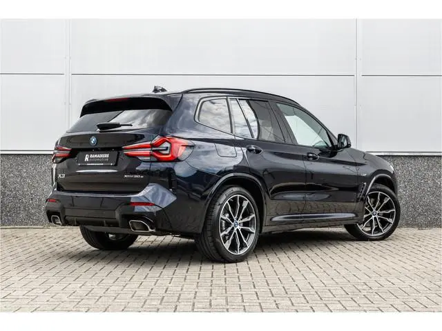 BMW X3 xDrive30e High Executive Pano / Leder / 20 inch / Camera / Carplay /