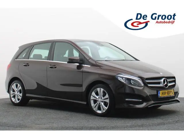 Mercedes-Benz B-klasse 180 Automaat Sfeerverlichting, Airco, Trekhaak, Stoelverwarming, PDC