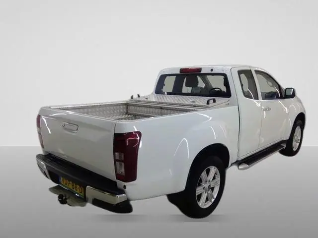 Isuzu D-Max