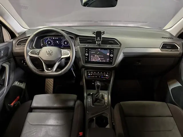 Volkswagen Tiguan 1.4 TSI eHybrid R-Line Business+ | SOH 100% | Camera | Stoelverwarming | Dodehoeks...