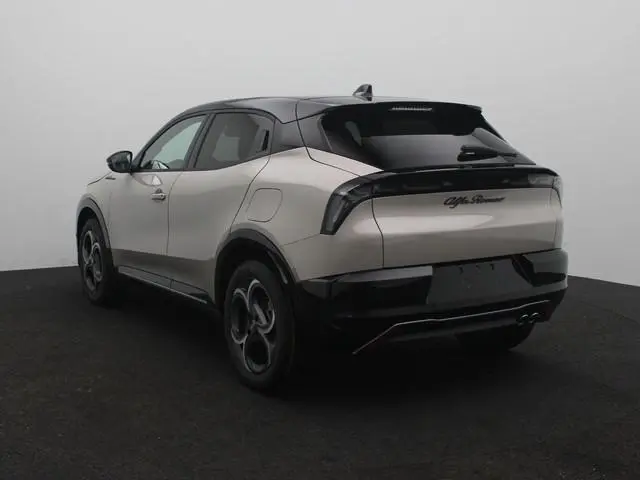 Alfa Romeo Junior 1.2 Turbo Hybrid Ibrida Sport Speciale | Techno Pack | Electrisch Panorama Schuifd...