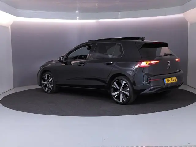 Volkswagen Golf 1.5 eHybrid Life Edition 204 pk Automaat (DSG) | Verlengde garantie | Navigatie via...