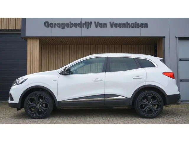Renault Kadjar 1.3 TCe 160pk Black Edition *Pearl Metallic* Pano.Dak Leder BOSE LED Keyless 19inch L...