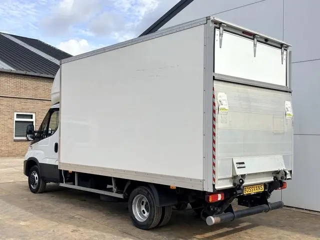 Bakwagen Laadklep Zijdeur Camera Climate Control Bluetooth Meubelbak Koffer