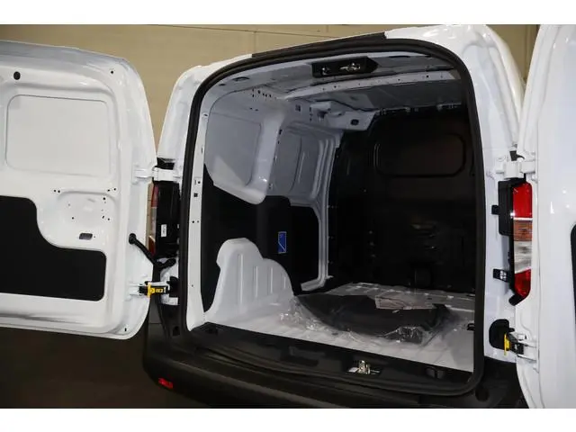 Ford E-Transit Courier