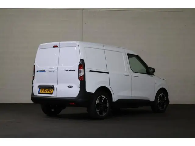 Ford E-Transit Courier