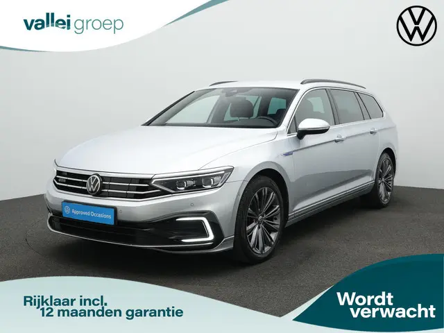 Volkswagen Passat 1.4 TSI 218 pk PHEV GTE | IQ Light | Achteruitrijcamera | Adaptive Cruise | Stuur-...