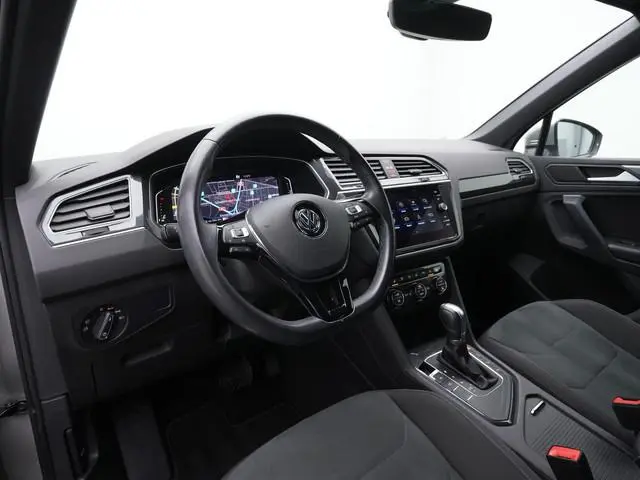 Volkswagen Tiguan 1.5 TSI ACT 150 pk DSG Highline Business R / R-Line | Trekhaak | Achteruitrijcamer...