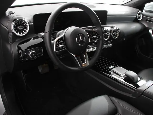 Mercedes-Benz CLA-klasse Shooting Brake 200 Progressive Premium Climate control Parkeersensoren Acht...