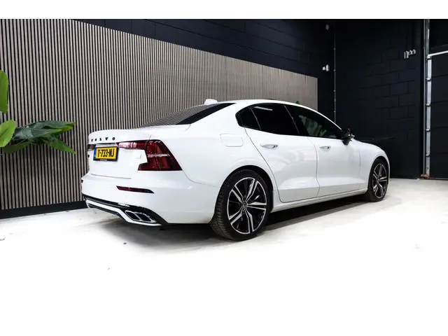 Volvo S60 2.0 Rech. T8 R-Design | Pano | H&K | Memory |