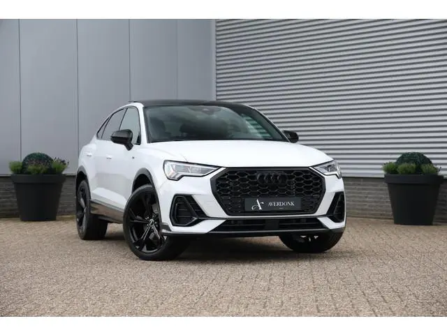 Audi Q3 Sportback 45 TFSI e S-Line 245PK Pano|Trekh|Matrix|Elek stoel.