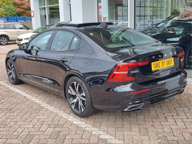 Volvo S60 2.0 T4 R-DESIGN AUTOMAAT Lederen sportstoelen | Open dak | Harman Kardon | HUD
