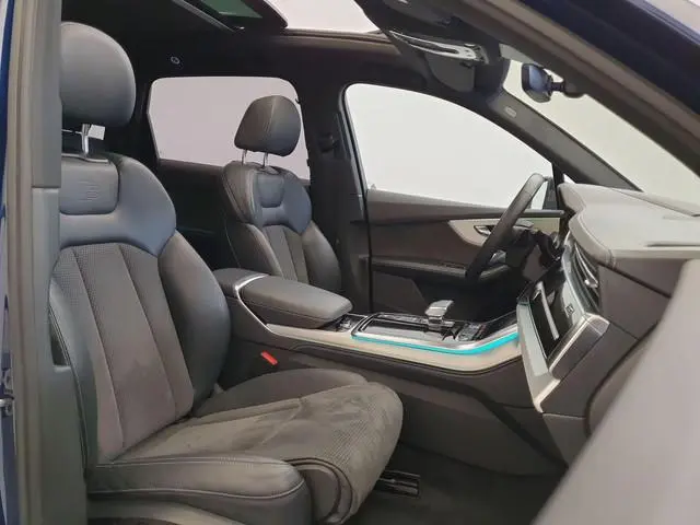 Audi Q7 55 TFSI e quattro S-Line Panoramadak, Luchtvering, Wegklapbare Trekhaak, 23"