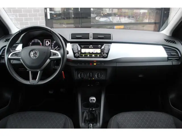 ŠKODA Fabia 1.2 TSI Edition / PDC / Stoelverwarming / N.A.P.