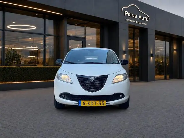 Lancia Ypsilon 0.9 TwinAir Elefantino Plus |CRUISE|ELEKTRISCHE RAMEN|NAVI|BLANKE LAK LAAT LOS MOTORK...