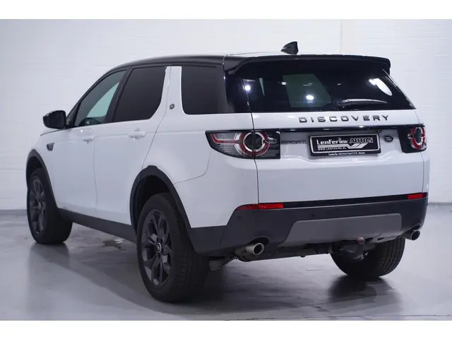 Land Rover Discovery Sport 2.0 TD4 180 PK Landmark Grijs Kenteken 2-Zits Navi Marge Auto, Panoramadak, Cruise control, Trekhaak 2200 kg