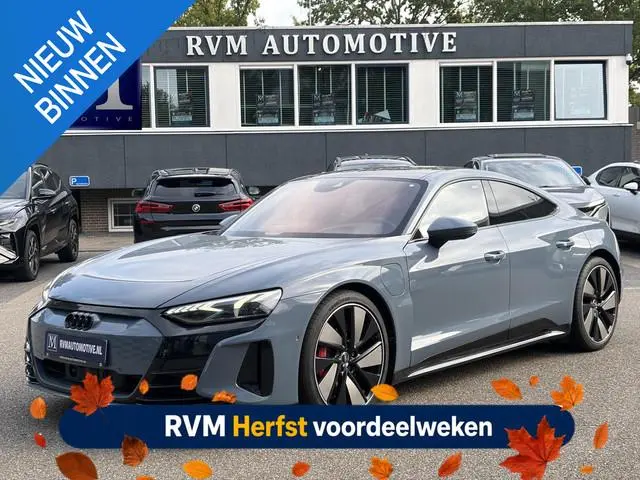 Audi e-tron GT GT 93 kWh 4WD VAN: 56.900,- VOOR: 53.877,- UW HERSTVOORDEEL: 3.023,- EURO | CARBON PA...