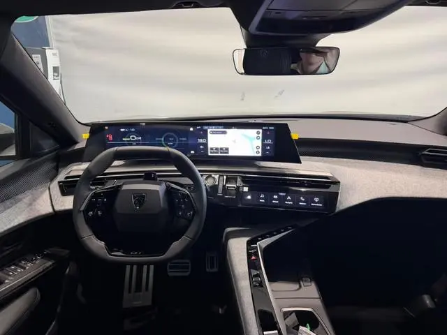 Peugeot e-3008