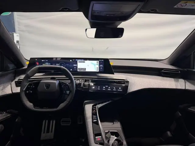 Peugeot e-3008