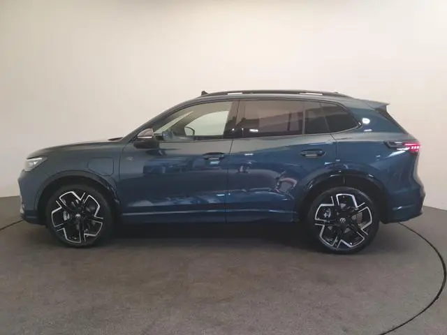 Volkswagen Tiguan 1.5 eHybrid 272pk DSG/AUT R-Line Wegklapbare trekhaak, Panoramadak, Harman/Kardon,...