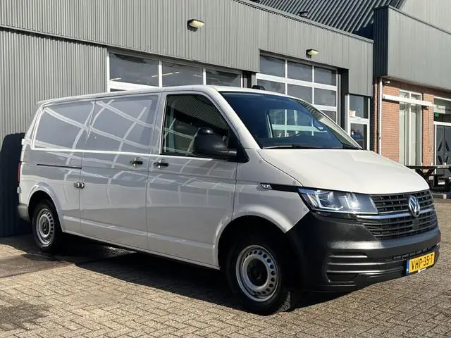 Volkswagen Transporter 2.0 TDI L2H1 Sortimo Kastinrichting Trekhaak 2200kg trekgewicht Airco Cruise...