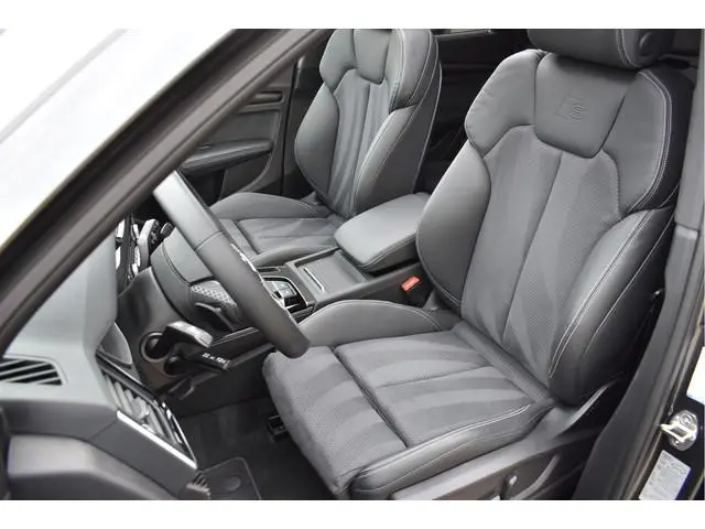 Audi Q5 50 TFSI e S-Line 299 Pk Competition Pano Lucht Carbon Keyless Trekhaak Oled Matrix 21 Inch