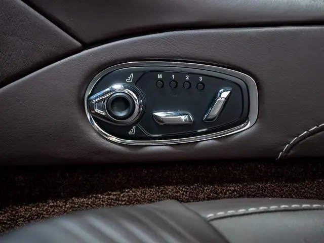 Aston Martin DB11