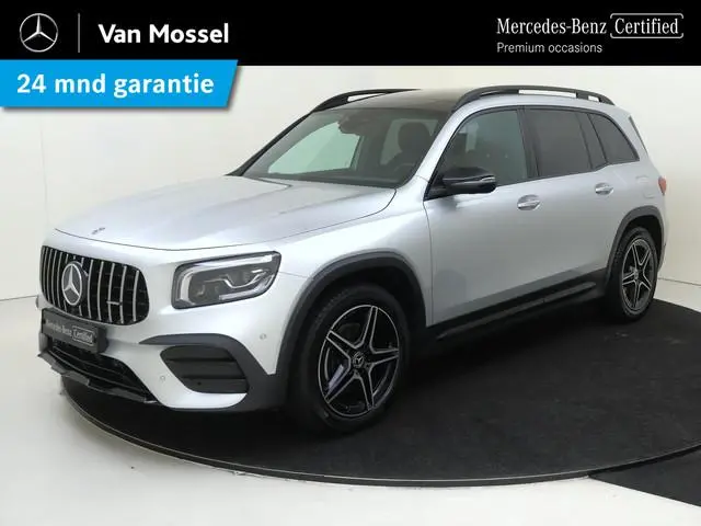 Mercedes-Benz GLB 200 Premium Plus AMG Line / Panoramadak / Memorystoelen / Multibeam LED / Nightpak...