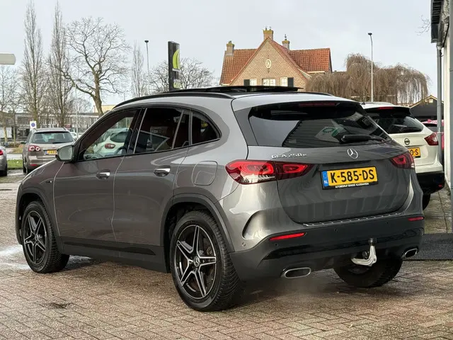 Mercedes-Benz GLA-klasse 250 e Business Solution AMG Limited | PANO | MEMORY | TREKHAAK | SFEERVERL....