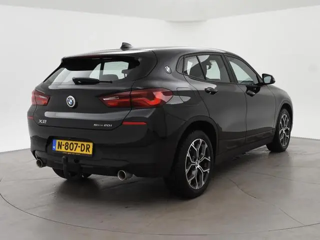 BMW X2 sDrive20i 178 PK AUT. HIGH EXECUTIVE EDITION + TREKHAAK | CAMERA | HEAD-UP | LEDER