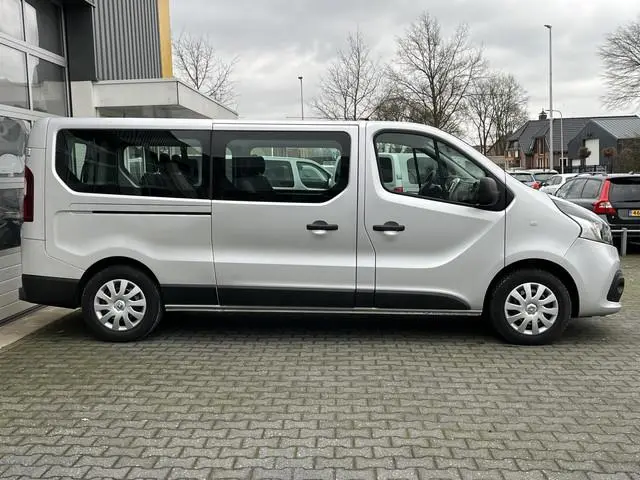 Renault Trafic Passenger 1.6 dCi BTW / BPM vrij Marge 9 persoons Airco Cruise control Navigatie PDC...
