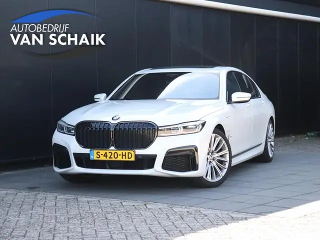 BMW 7-serie 745Le xDrive M-SPORT | LEDER | MEMORY | SCHUIFDAK | ENTERTAINMENT | MASSAGE | LUCHTVERIN...