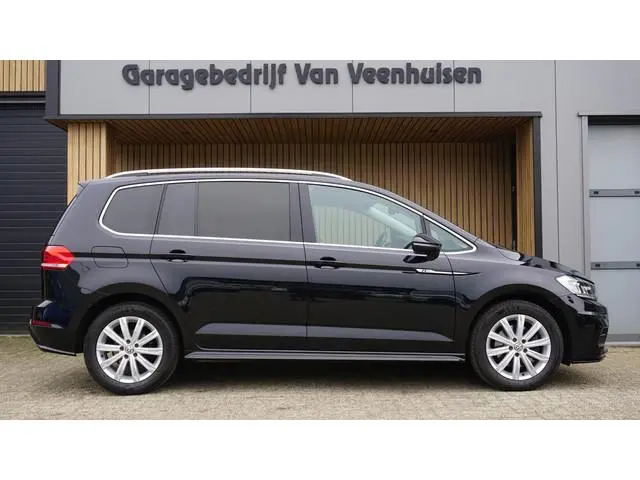 Volkswagen Touran 1.5 TSI 150PK 7-Zits DSG R-Line & Highline LED Keyless 17inch LM Stoel & Stuurverw...