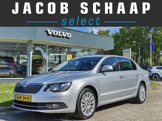 ŠKODA Superb 1.8 TSI 160PK Automaat Active Business | Xenon | Trekhaak | Elektr. Stoel | Stoelverwar...
