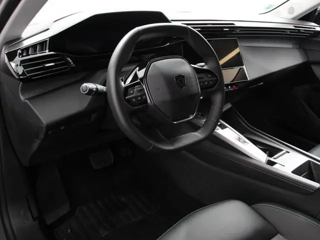 Peugeot 408 1.2 PureTech Allure Pack 130 Autmaat Comfort Pakket, Electrische stoelverstelling LV, st...