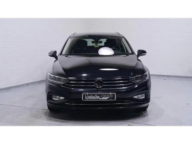 Volkswagen Passat Variant 1.5 TSI Business Wegklapbare trekhaak Navi Camera Apple Carplay Voorruitve...