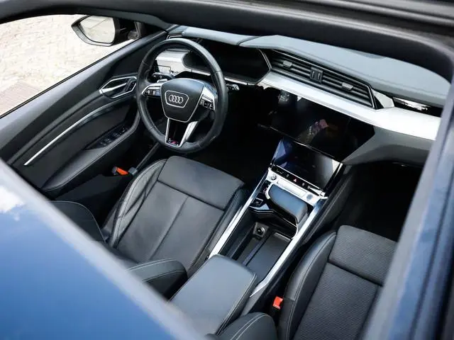 Audi e-tron 55 quattro S edition 95 kWh 1e-Eig. & Keurig-Onderh. BOVAG-Garantie. NL-Auto.