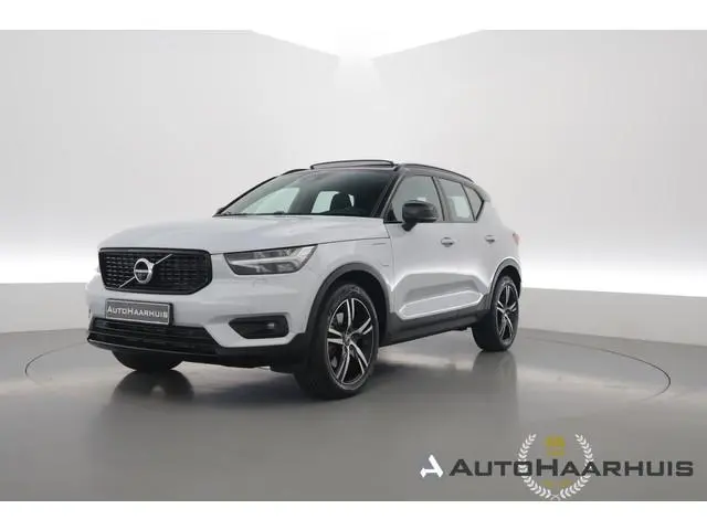 Volvo XC40 1.5 T5 Recharge R-Design | SOH 88.2% | Pano | Trekhaak | Memory | Leder | 360cam | Adapt....