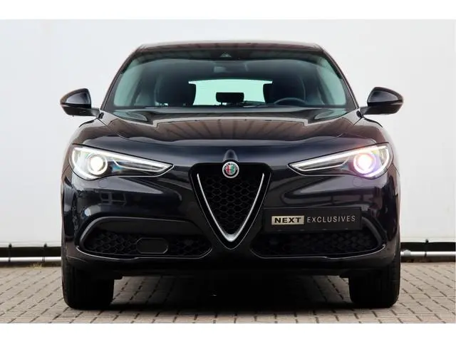 Alfa Romeo Stelvio 2.0 T AWD Super Business Edition - Volledige historie - 2 sleutels