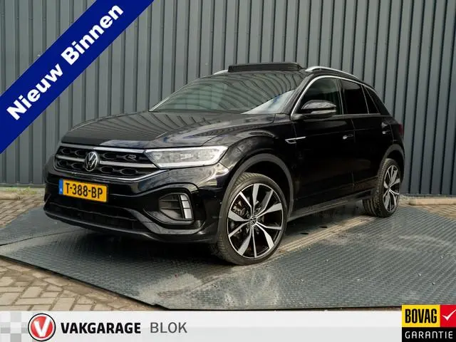Volkswagen T-Roc 1.5 TSI R-Line Business+ | Pano | Afnb. Trekhaak | Keyless | Elk. A-klep | Side Ass...