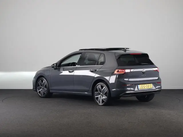 Volkswagen Golf 1.5 eHybrid Style Edition 204 pk Automaat (DSG) | Verlengde garantie | Navigatie via...